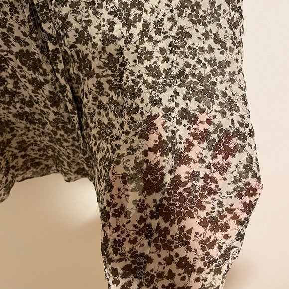 Ann Taylor Size 6 100% Silk Sheer Blouse - Picture 2 of 4